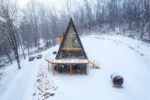Diamond View PA: A-Frame~Hot Tub~Sauna~City View