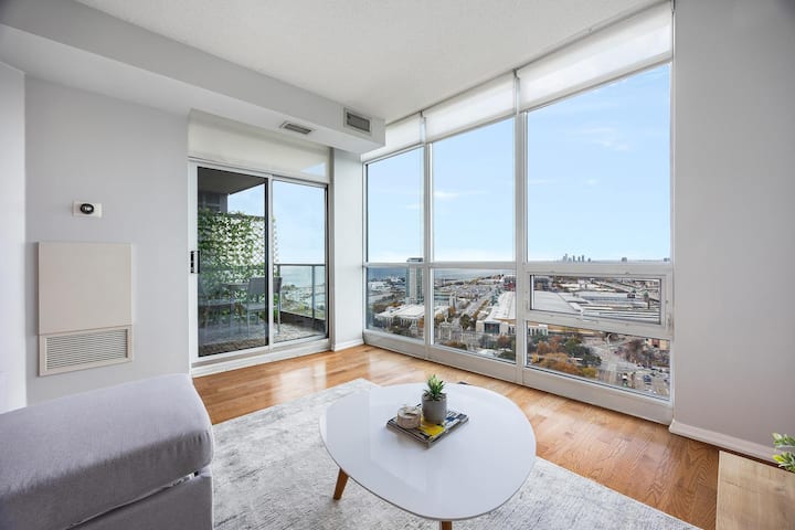 Beautiful City & Lake View Condo - Toronto