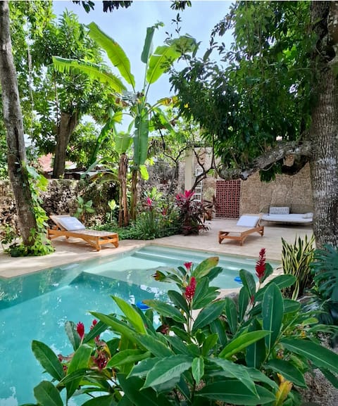 Casona Tres Culturas, steps away from the Convent