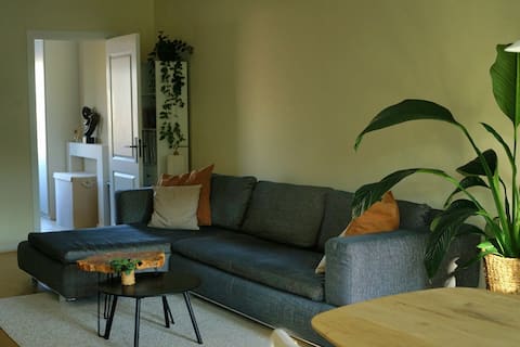 Top Airbnb: Bright, modern and cozy home in Elandsgrachtbuurt