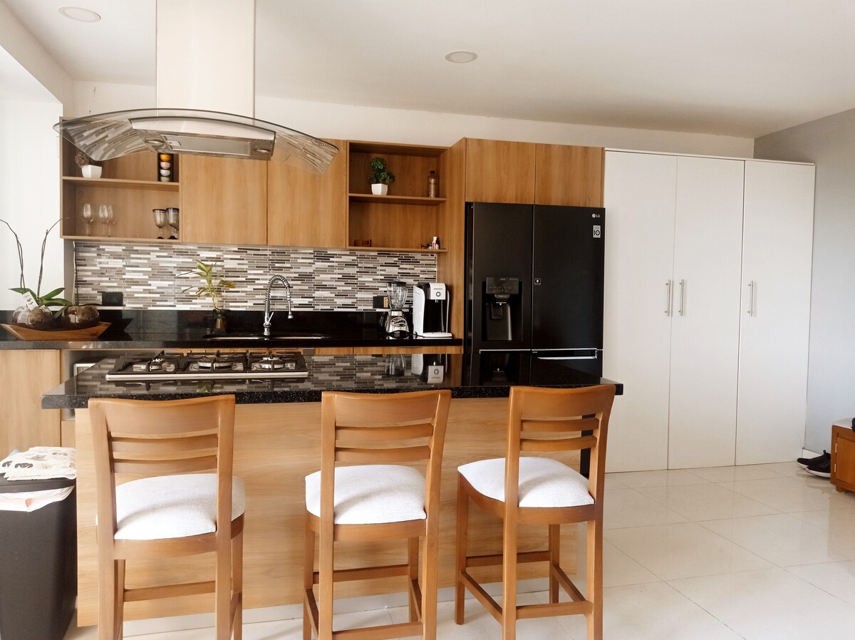 Top Airbnb: Ocean & Mountain View 2Br & 2 full WC elegant Apt in Puerto Vallarta