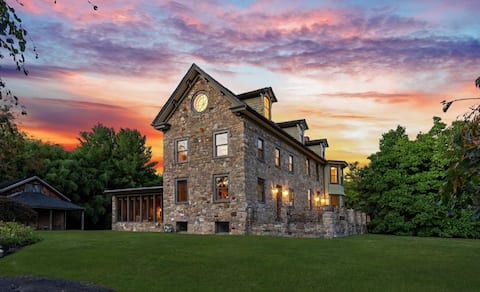 Clean & charming Farm House - minutes to New Hope