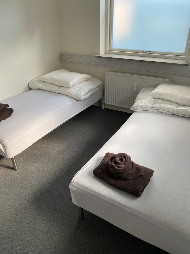 Schlafzimmer 1