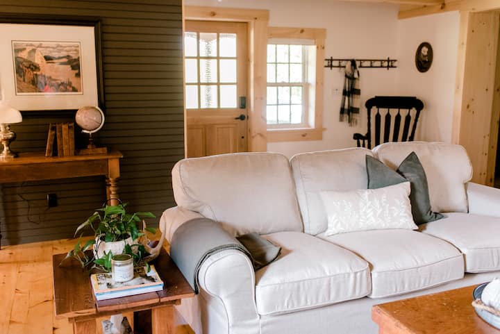 Historic Doon Home With Modern Comforts - Kitchener