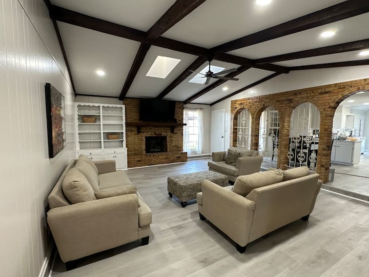 Spacious Home in North Bossier - Newly Renovated