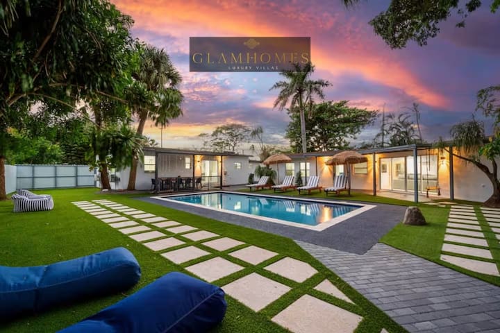 Resort Villa | Modern Pool | Outdoor Dining | Tann