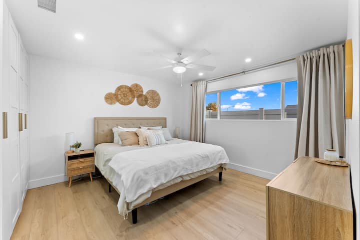 มีเปลเด็กพกพา/เปลเด็กแบบพับได้ตามคำขอ 