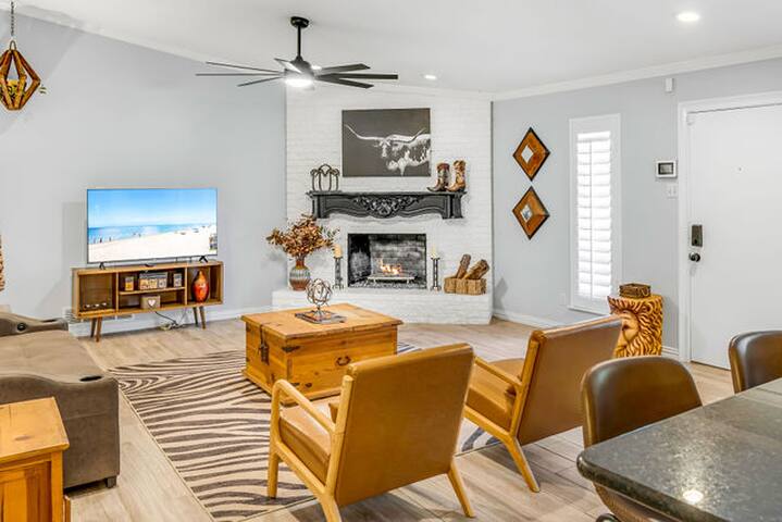 NEW The Texas Boudoir SpaHome – Naturalist Retreat gallery image 3