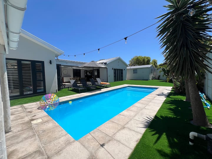 Luxurious 10 Sleeper Appaloosa Villa - Le Cap