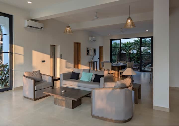 Living room image 4