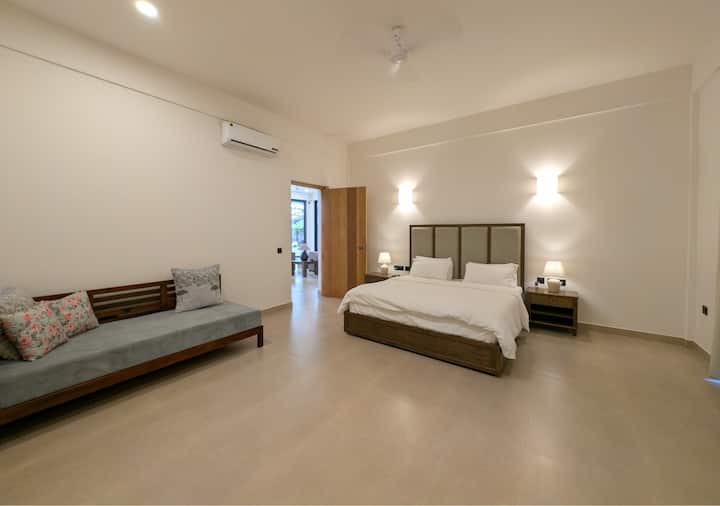 Bedroom 2 image 1