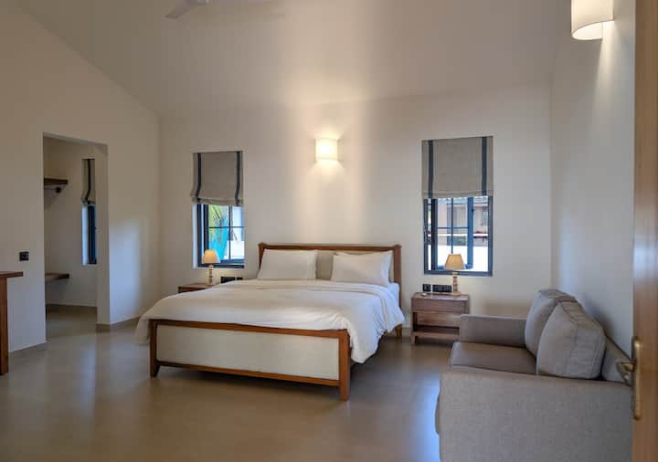 Bedroom 1 image 3