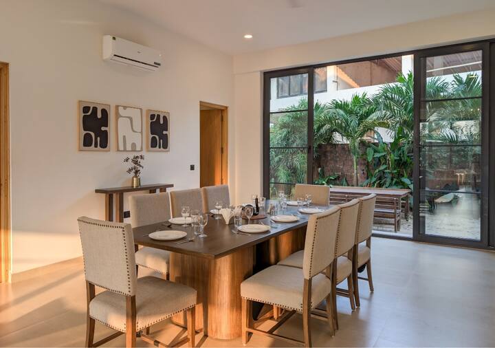 Dining area image 2