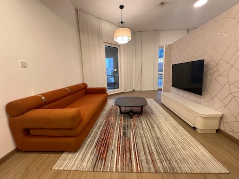 Popular Airbnb listing: Modern Studio | Rooftop Pool & Sauna | Near Metro in Al Thanyah First