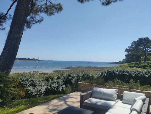 Sea View House – Walking Distance to Beach –