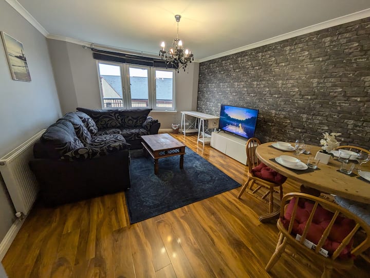 2 Bed Flat, Easy Access To Edinburgh & Glasgow - Falkirk