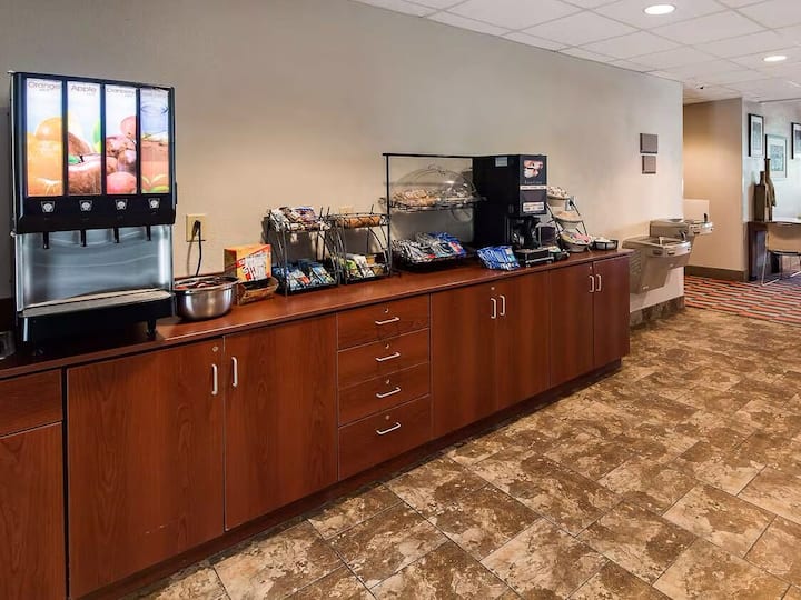 Modern Room Near Wvu Campus – 2 Min Drive - Morgantown, WV