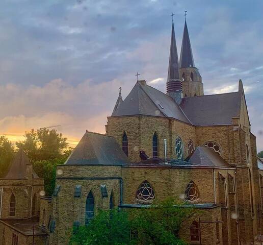 Beautiful & spacious luxury duplex gallery image 3