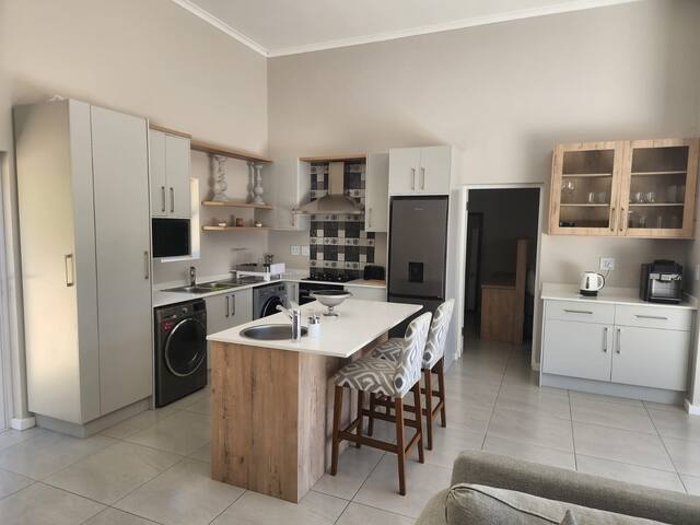 Hottentots Hide Away gallery image 4