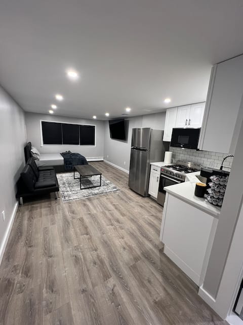 Stunning Studio Prime Location!