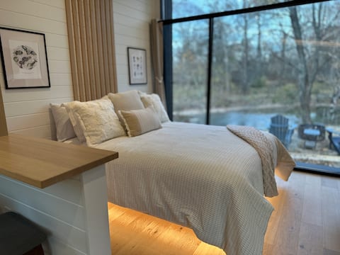 Pugh’s Paradise - Riverfront