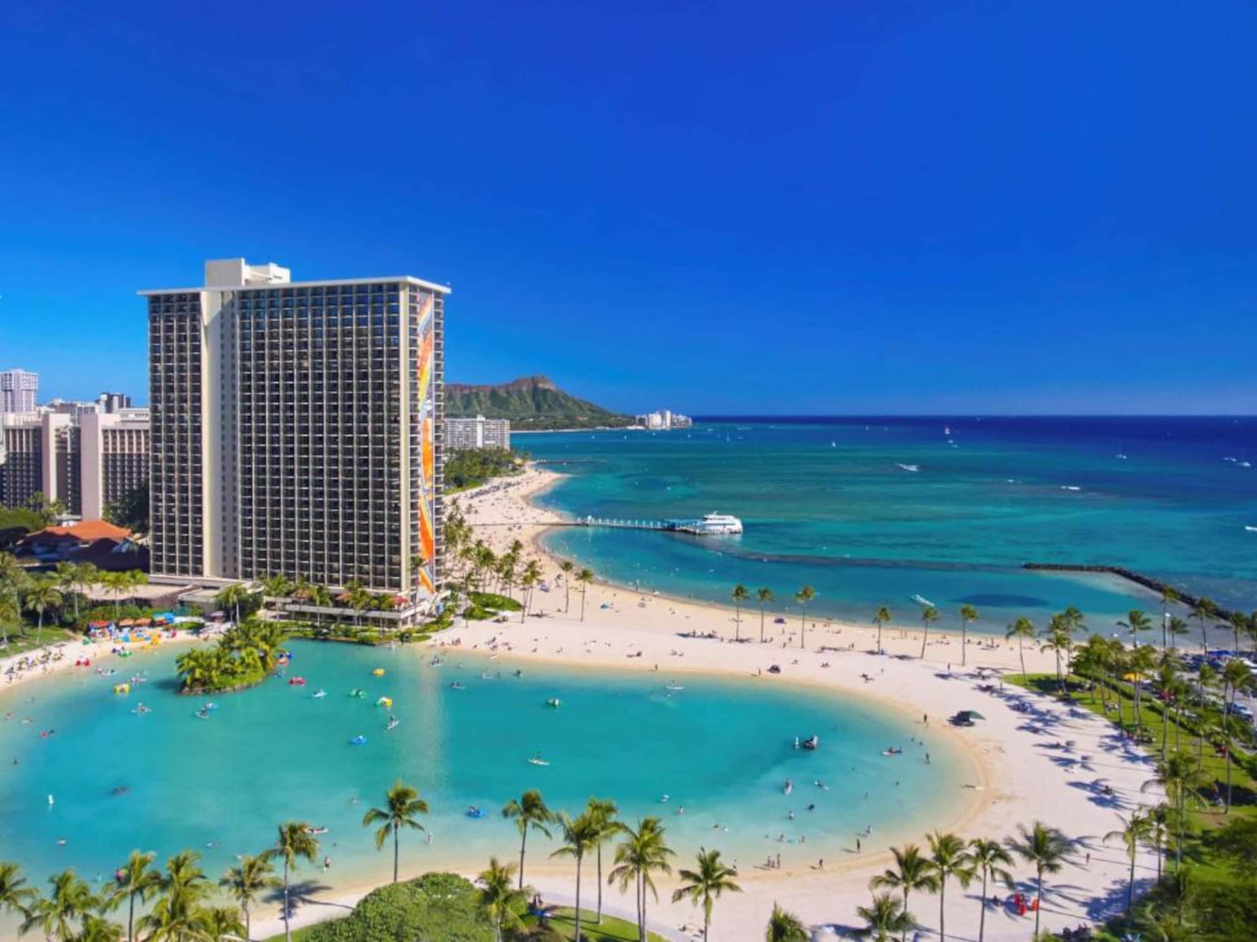 Condo in Honolulu · ★4.75 · 1 bedroom · 2 beds · 1 private bath - Image 35