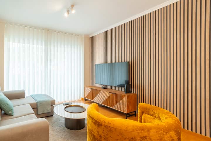 Lux Girassol-10m Funchal-park- Pool-supermarket - Madeira Island