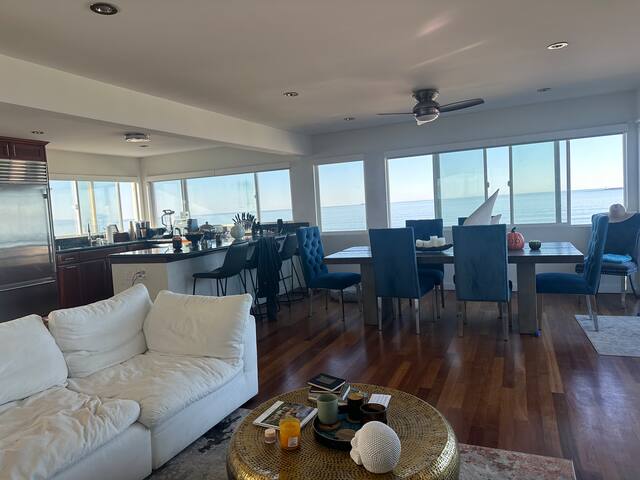 Gorgeous Beachfront House with Stunning Views gallery image 2