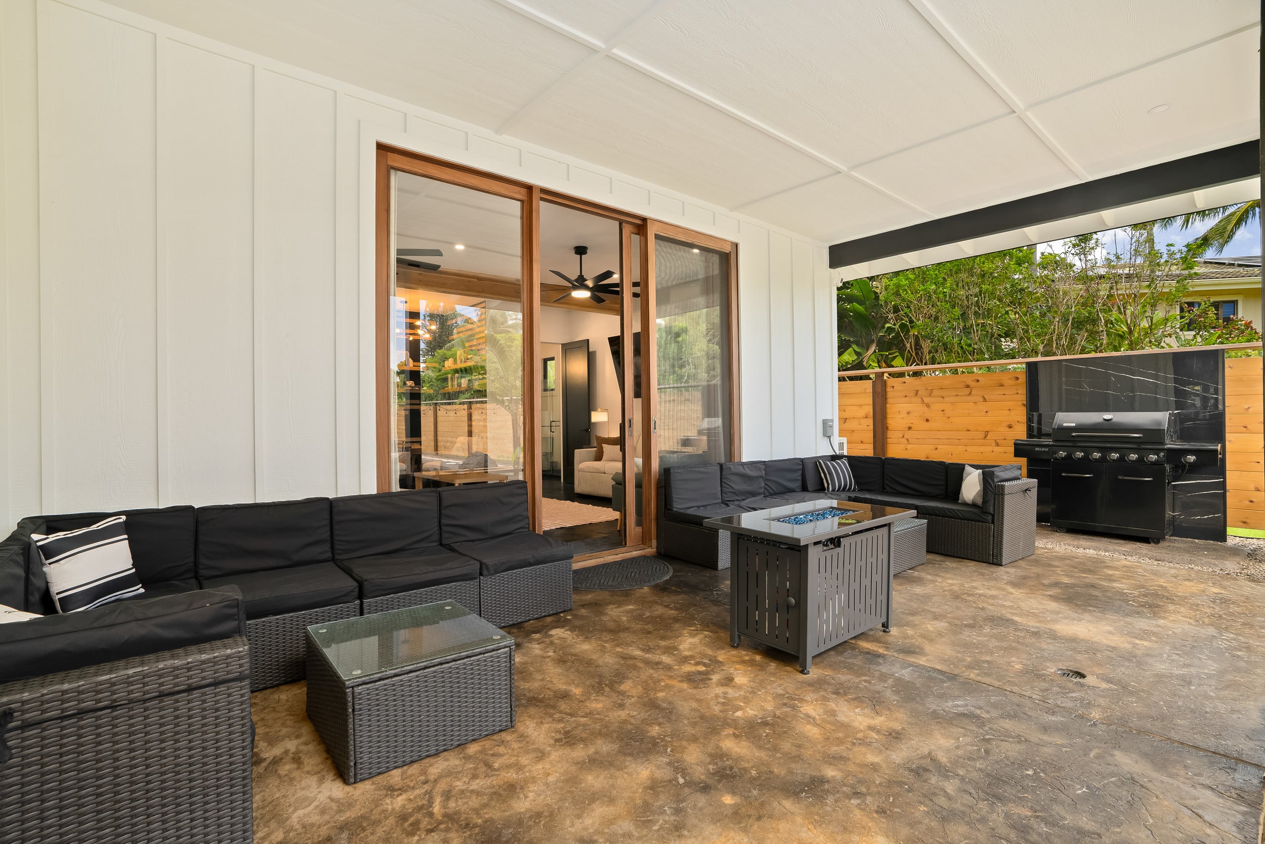 Home in Princeville · ★5.0 · 4 bedrooms · 11 beds · 7.5 private baths - Image 47