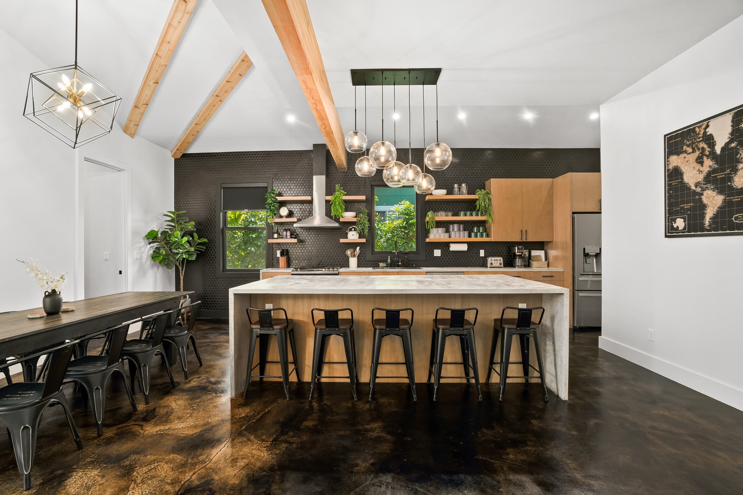 Home in Princeville · ★5.0 · 4 bedrooms · 11 beds · 7.5 private baths - Image 10