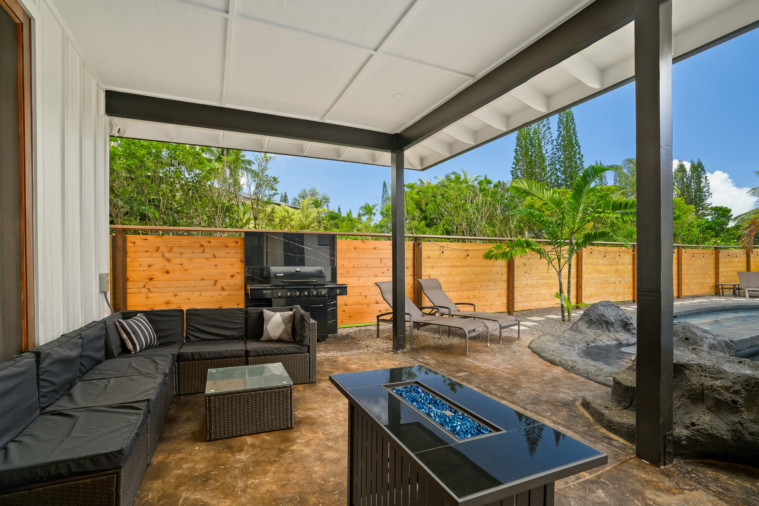 Home in Princeville · ★5.0 · 4 bedrooms · 11 beds · 7.5 private baths - Image 48