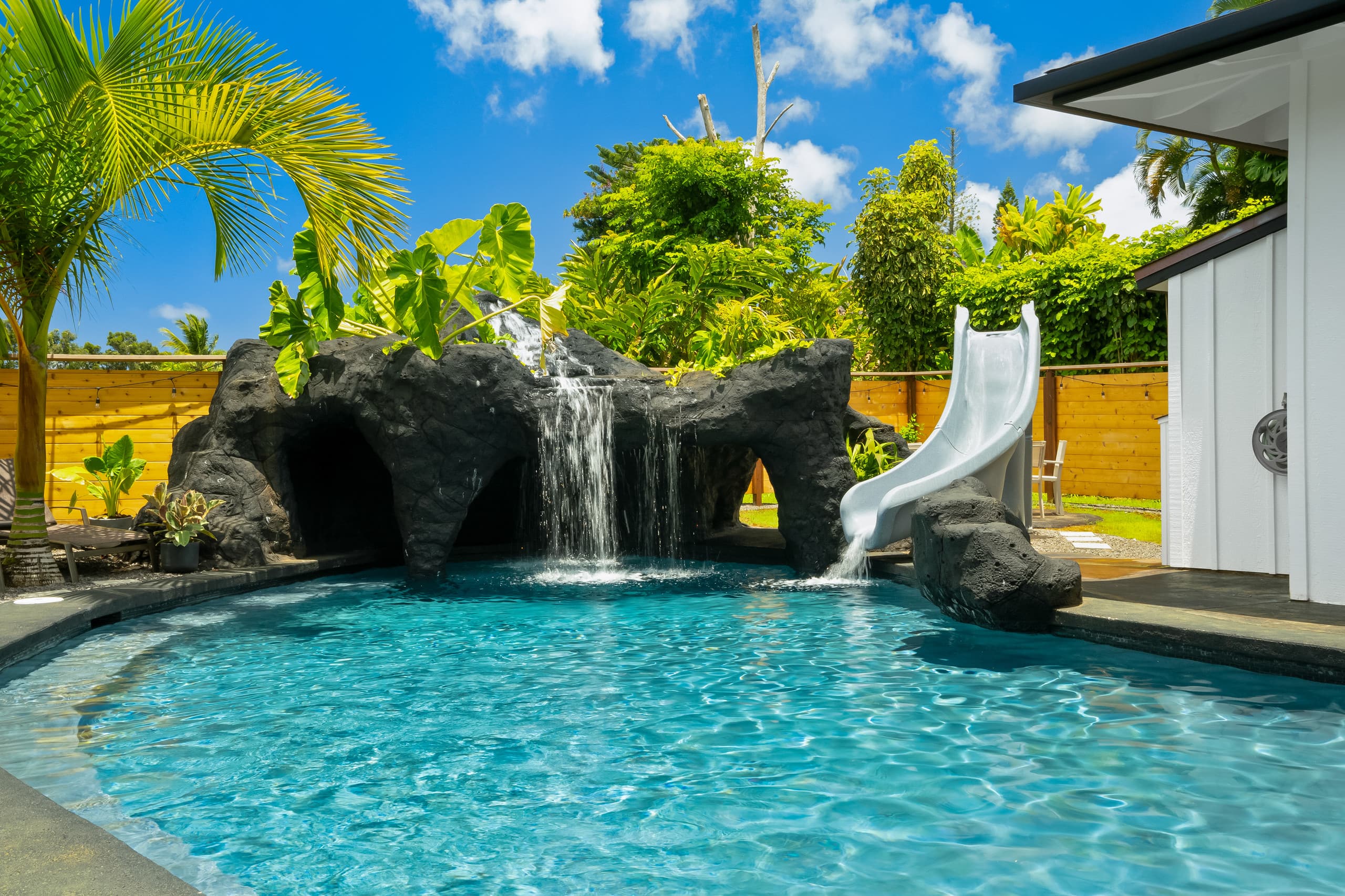 Home in Princeville · ★5.0 · 4 bedrooms · 11 beds · 7.5 private baths - Image 42