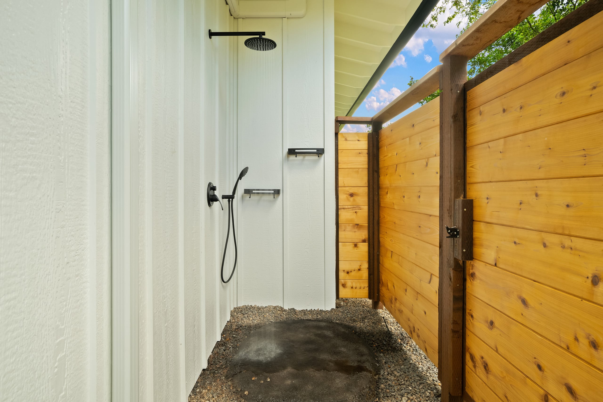 Home in Princeville · ★5.0 · 4 bedrooms · 11 beds · 7.5 private baths - Image 50