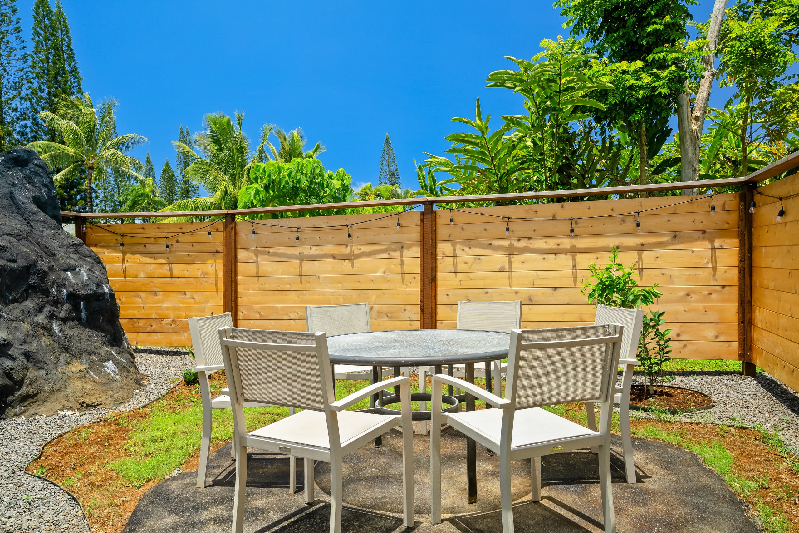 Home in Princeville · ★5.0 · 4 bedrooms · 11 beds · 7.5 private baths - Image 49