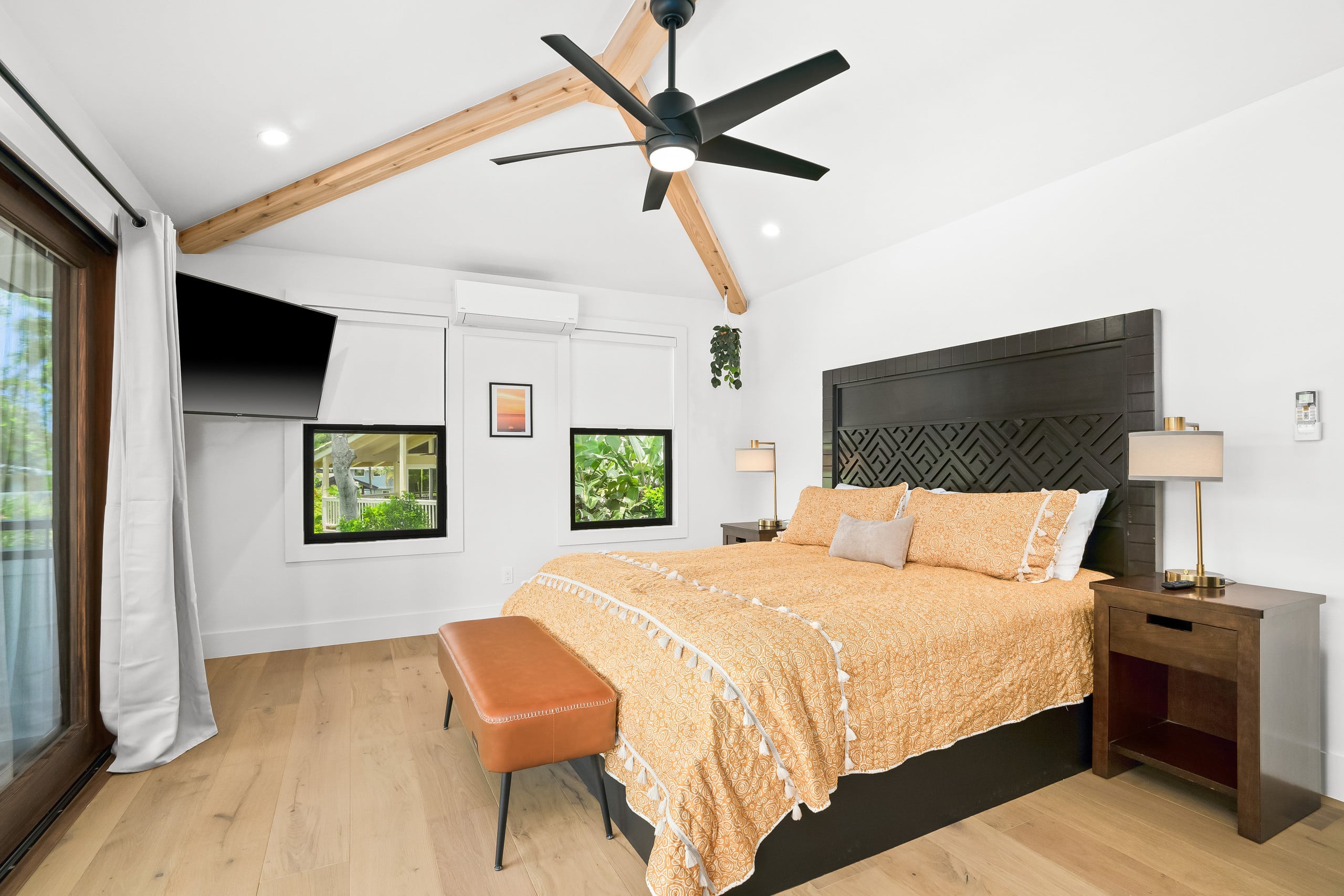 Home in Princeville · ★5.0 · 4 bedrooms · 11 beds · 7.5 private baths - Image 4