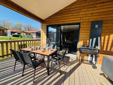 Beautiful air-conditioned chalet with garden for 6 people