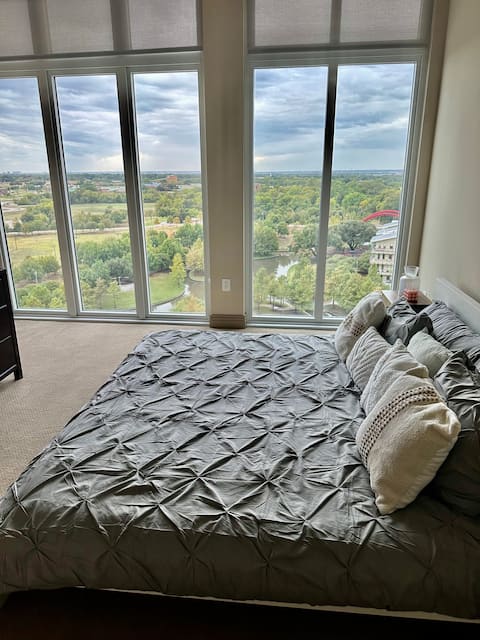 Luxurious 2BR Premium Penthouse