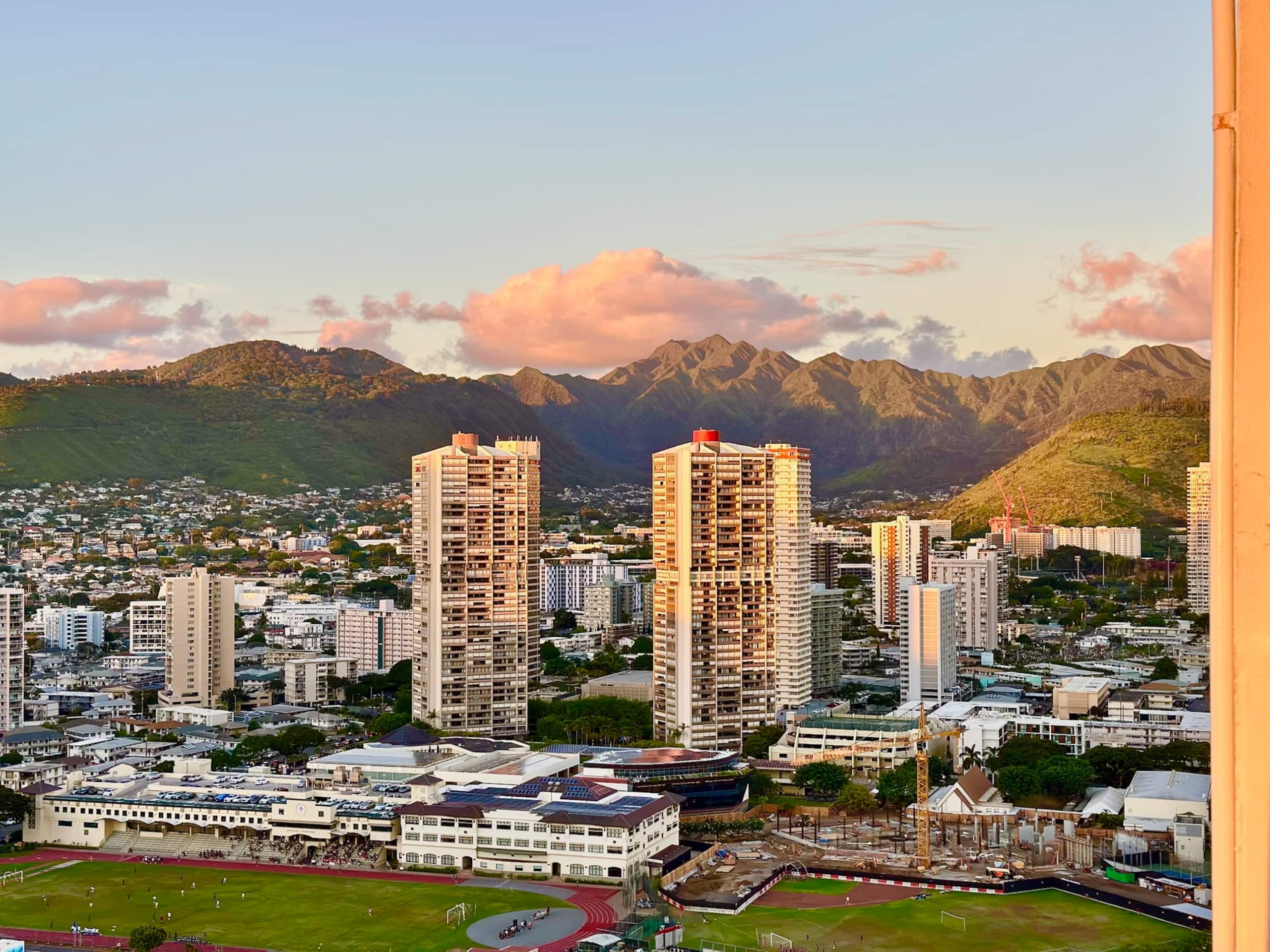 36FL New Cozy Apartment Great View Central Waikiki - Image 32