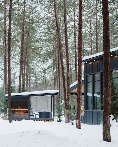 Black Fox Cabin with Private Nordic Spa