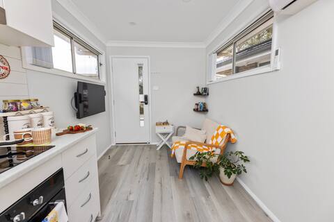 Popular Airbnb listing: House By Lavender Lane Forest views, FREE Parking in Cessnock