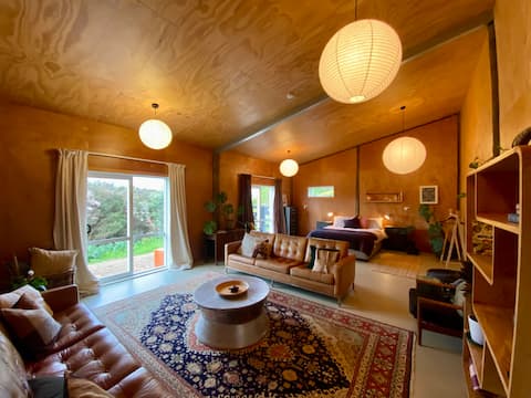 Popular Airbnb listing: Starry nights, Whetūrangi in Rodney North