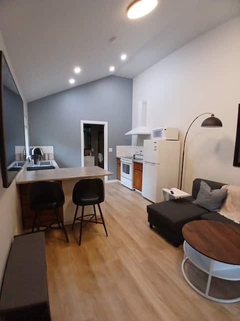 Popular Airbnb listing: East Hill Guest House in Vernon