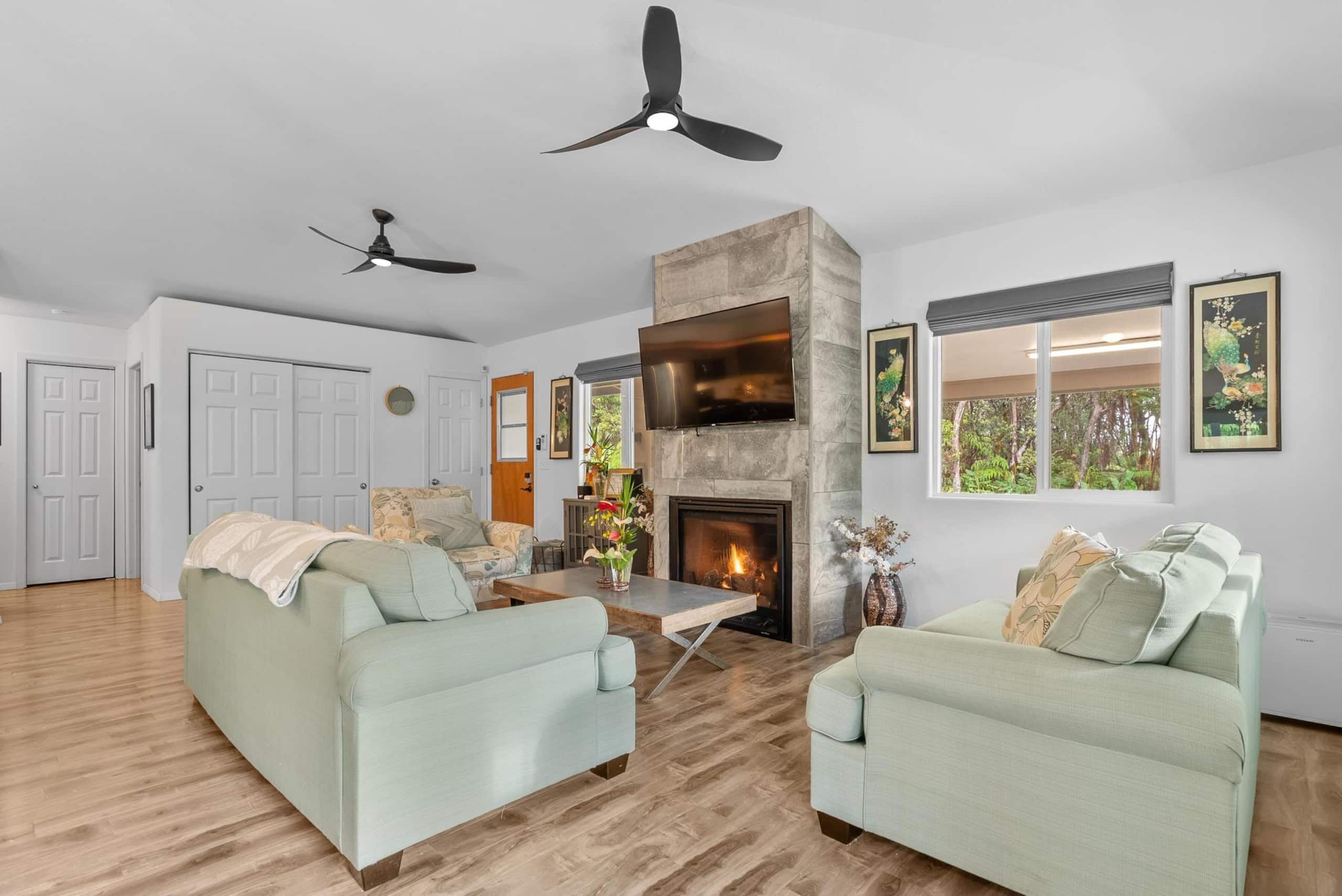 Home in Volcano · ★4.99 · 3 bedrooms · 4 beds · 2 baths - Image 3
