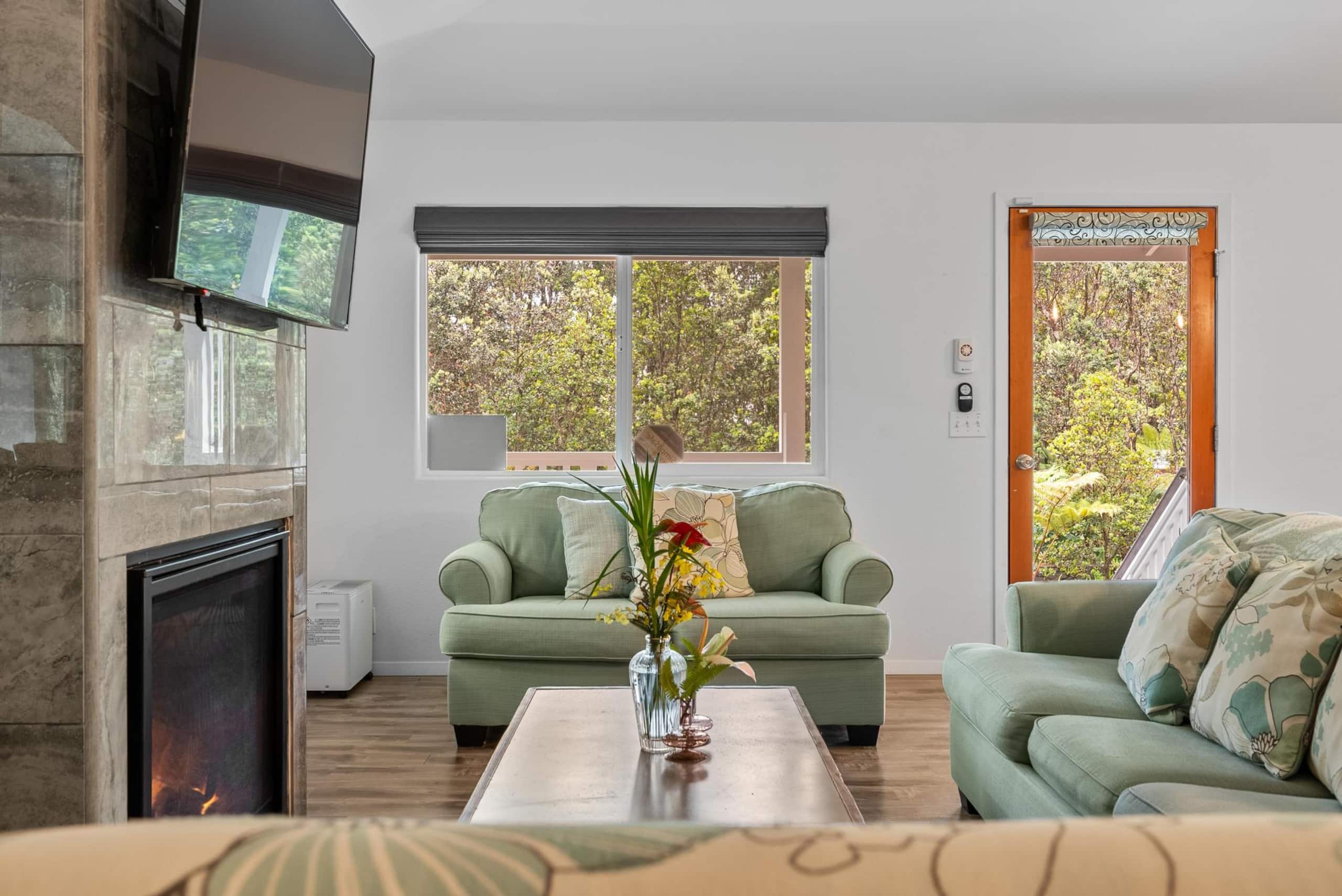 Home in Volcano · ★4.99 · 3 bedrooms · 4 beds · 2 baths - Image 5