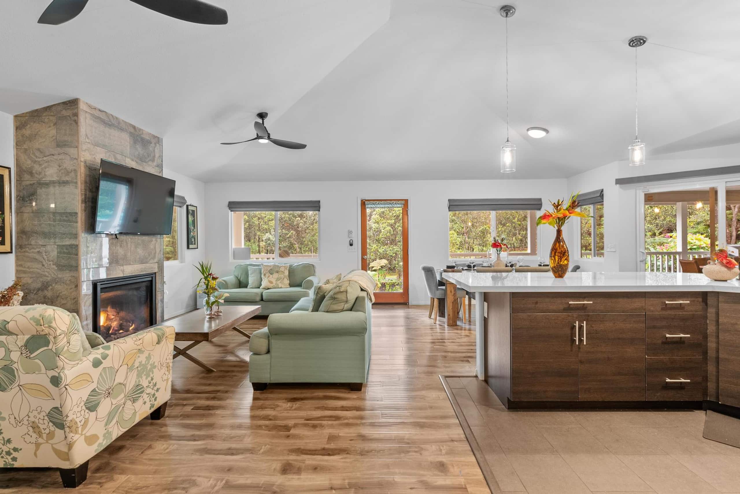 Home in Volcano · ★4.99 · 3 bedrooms · 4 beds · 2 baths - Image 8