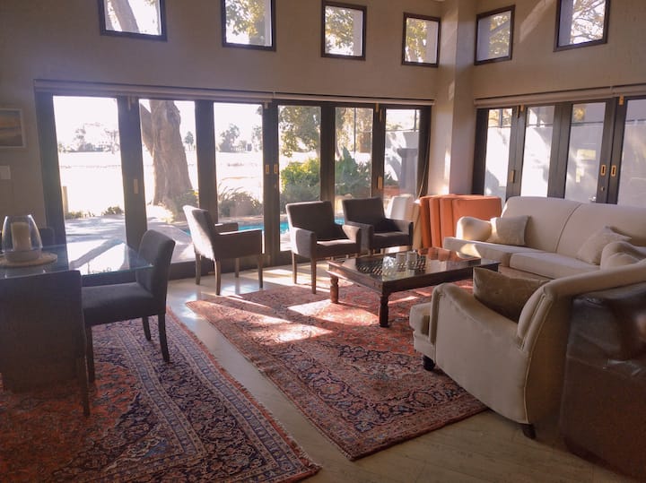 Pecanwood 5br Villa | Golf Pool Braai & Dam Views - Hartbeespoort