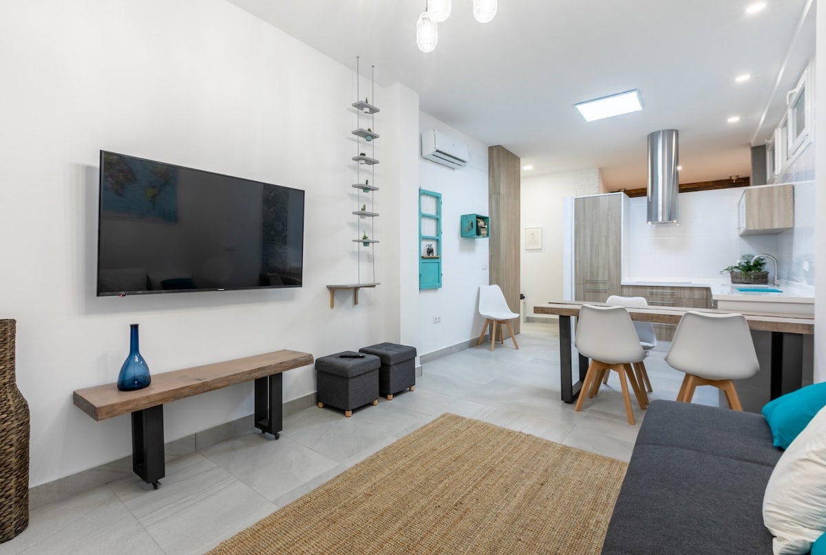 Top performing Airbnb: Suite Seville Historic Center in San Vicente