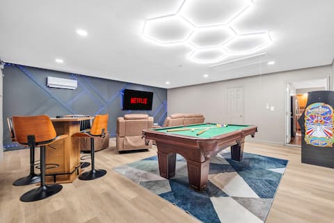 4BR Family Retreat w/Game Room & Theater, Near ASU