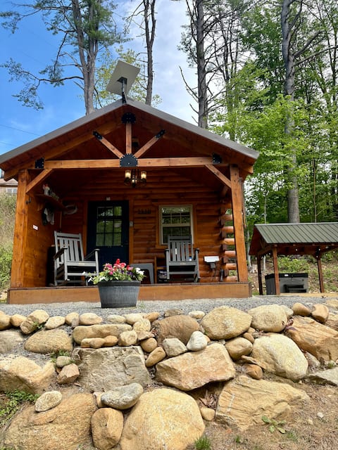 Hot Tub! Riverfront NEW ADK Cozy Cabin B!