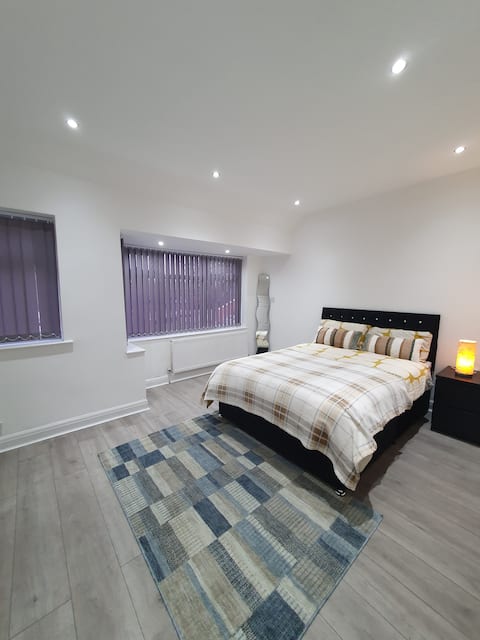 Popular Airbnb listing: House 7 Mins train to Centre in Gorton